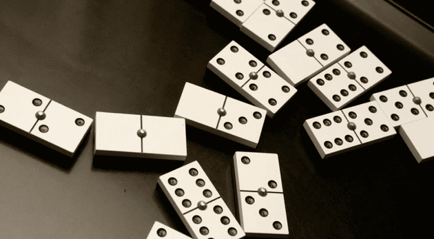 Các quân bài domino