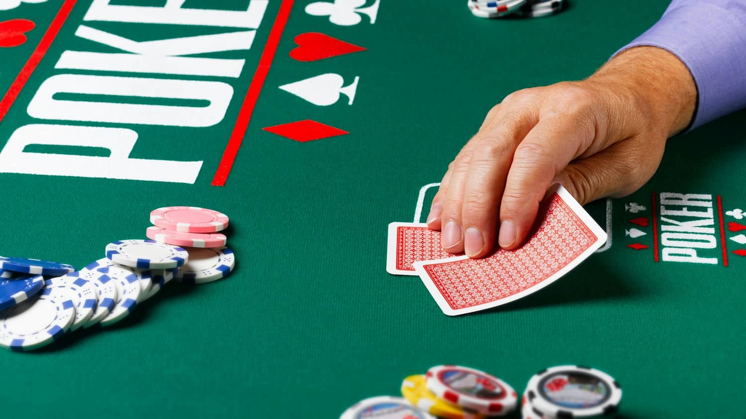 (Người chơi nên nắm rõ luật chơi khi tham gia Poker)